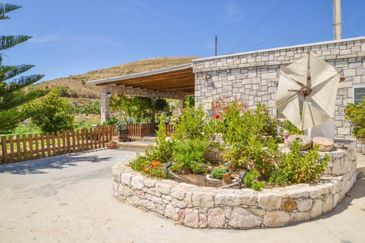 Emilia'S Little Farmhouses Agioi Anargyroi  Esterno foto
